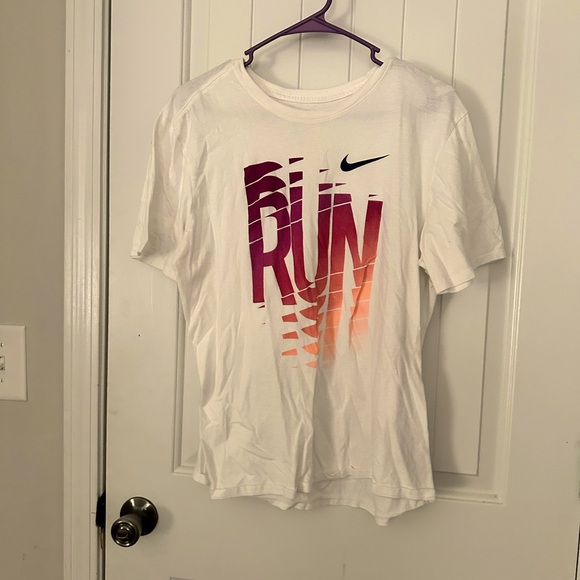 Nike women’s tee - Picture 1 of 1